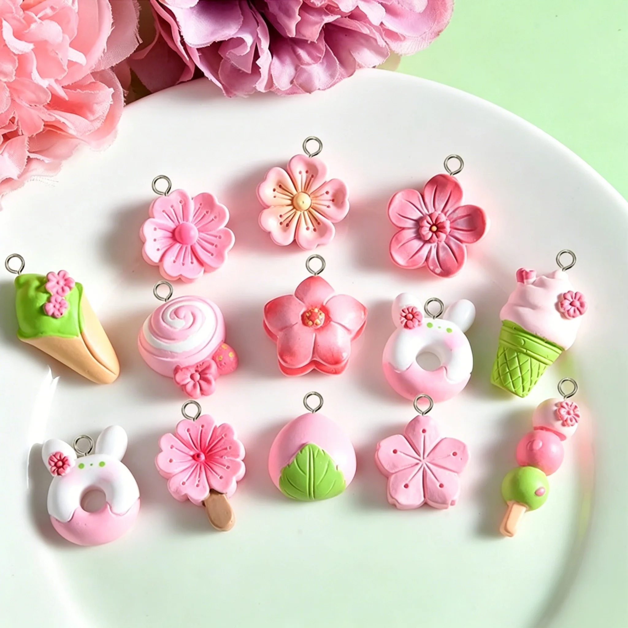 Resin Art Calligraphy - 10Pcs Mixed Sweet Resin Pendants Ice
